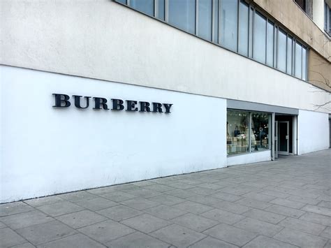 burberry outlet hackney opening hours